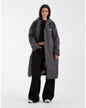 Regatta Waterproof Changing Robe - Black