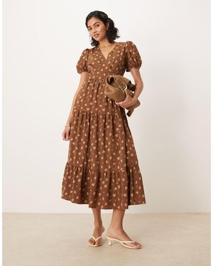 Glamorous Maxi Jurk Met Overslag, Korte Mouwen En Fijne Bloemenprint - Bruin