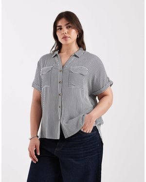 Vero Moda Button Front Short Sleeve Shirt With Pocket Detail - Grey