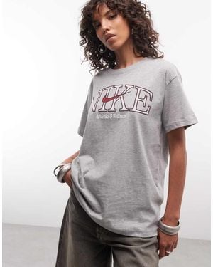 Nike Classic Boyfriend Fit T-shirt With Graphic Print - Grey