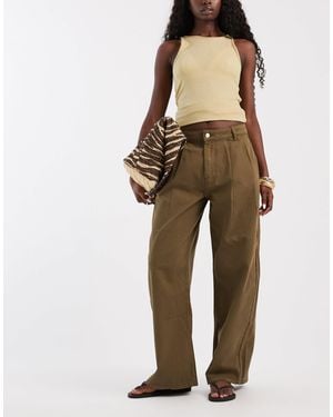 ASOS Pleat Front Horseshoe Jean - Natural