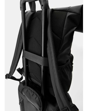 Pull&Bear Rucksack mit gummierter klappe - Schwarz