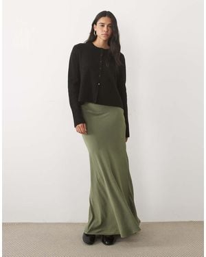 Jdy Falda Maxi Satinada De Corte Acampanado En - Verde