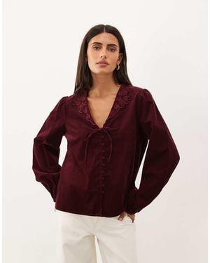Nobody's Child Isla Cord Top Met Geborduurde Kraag, Striksluiting Voor En Lange Mouwen - Rood