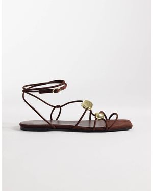 Glamorous Flat Sandals With Gold Detail - Metallic