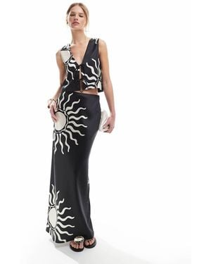 4th & Reckless Satin Maxi Skirt Co-ord - White