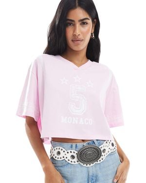 Miss Selfridge – cropped-t-shirt im fußballtrikot-look mit college-print - Weiß