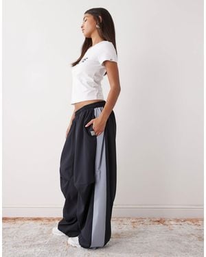 Collusion Xl baggy Panel Nylon jogger - White