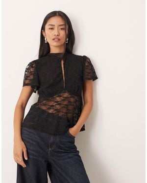 ASOS – luftiges oberteil aus er spitze mit flatterärmeln, knopfleiste und bindeband am ausschnitt - Schwarz