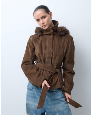 Collusion Cordjacke mit schmaler passform, stehkragen und kapuze - Braun