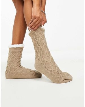 Loungeable – kuschelige hausschuh-socken aus beigem strick mit zopfmuster - Weiß