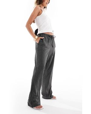 Vero Moda Pantalones Negros De Pernera Ancha Con Raya Diplomática Y Cordón Ajustable De - Gris