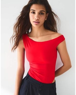 Bershka Asymmetrische Body Met Gerimpelde Bandjes - Rood
