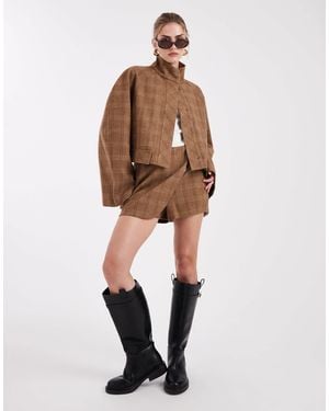 ASOS – eleganter, karierter wickel-skort aus angerautem material, kombiteil - Natur