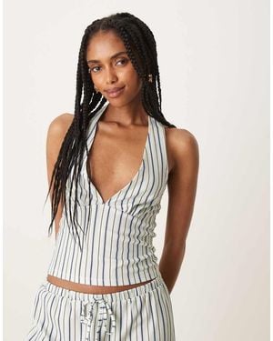 ASOS Top Blanco Con Raya Diplomática Y Cuello Halter De Tejido Texturizado De (Parte De Un Conjunto)