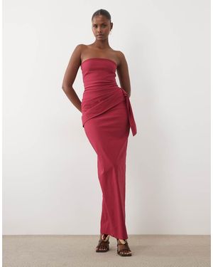 Vesper Bengaline Bandeau Maxi Jurk Met Gedrapeerde Voorkant - Rood