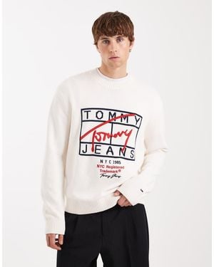 Tommy Hilfiger Signature Graphic Logo Jumper - White