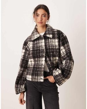 Vila Boucle Check Short Jacket - Brown