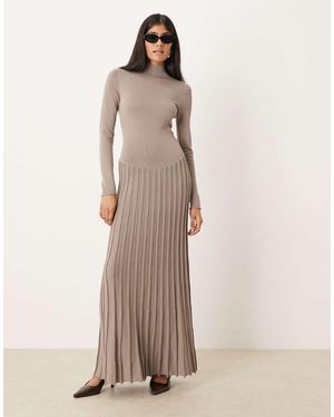Pretty Lavish Fine Knit Drop Hem Pleat Maxi Dress - Natural