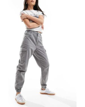 New Look Pantaloni Cargo Grigi Con Fondo Elasticizzato - Grigio