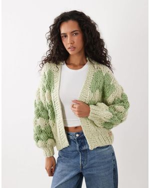 Kiwi & Co Gilet en maille boules tricoté à la main avec motif cœurs et baisers en sauge - Vert