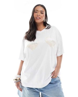 Renee Studio Camiseta Blanca Con Detalle De Conchas En Forma De Corazón Y Logo De Perlas Exclusiva De Plus - Blanco