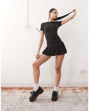 Weekday Vestito T-Shirt Corto Con Fondo A Palloncino - Nero