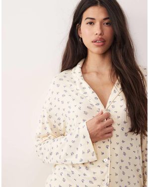 Gina Tricot Top De Pijama Amarillo Crema Con Estampado De Florecitas Mix & Match De - Neutro