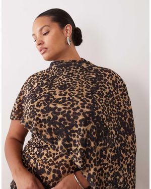 ASOS Asos design curve transparentes mesh-top mit asymmetrischem cape-detail an der schulter im animal-print - Braun