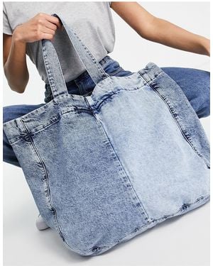 Stradivarius Bolso shopper vaquero azul con diseño en dos tonos