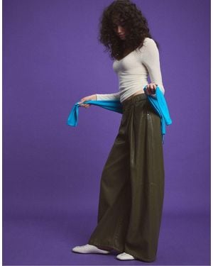 Stradivarius Pantaloni Effetto Pelle Con Pieghe Color Khaki - Viola