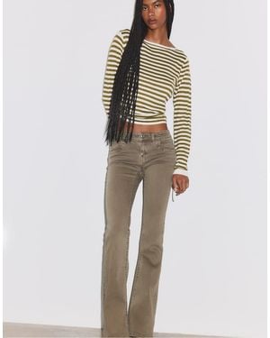 Stradivarius Jeans A Zampa Con Tasca Ricamata Color Kaki - Neutro