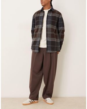 ASOS Pantalones De Vestir Marrones De Pernera Barrel Ancha Con Pinzas De - Neutro