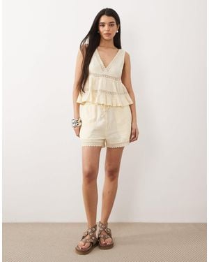 Iisla & Bird Flippy Short - Natural