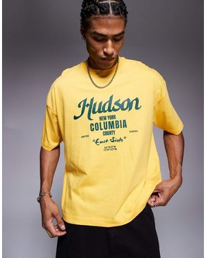 ASOS Boxy Oversized T-Shirt With City Graphic - Yellow