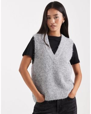 Vero Moda Soft Fluffy Knit Rib V-Neck Vest - Gray