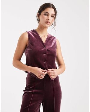 Vero Moda Velvet Vest - Red