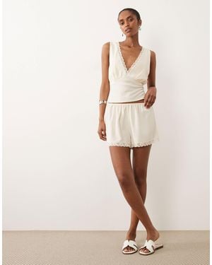 ASOS Linen Blend Pull On Short With Lace Trim - Natural
