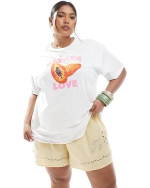 Pieces Plus Pieces Curve Oversized T-shirt With Papaya Love Graphic - White
