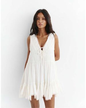 Pull&Bear Short Ruffled White Dress