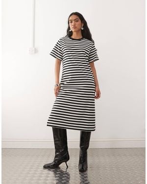 Noisy May Midi T-shirt Dress - White