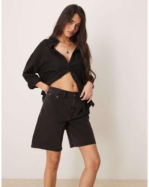 Abercrombie & Fitch Classic Mid Rise Bermuda Shorts - Black
