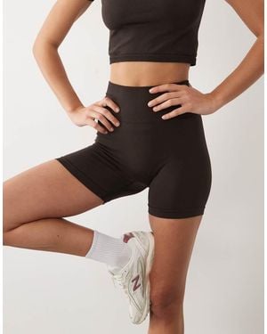 4505 Seamless Shine High Waist 5" Booty Shorts - Black