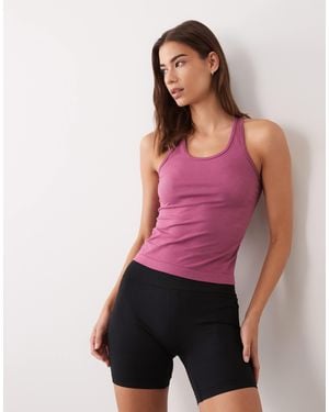 4505 Lightweight Seamless Mesh Slim Fit Running Singlet - Red