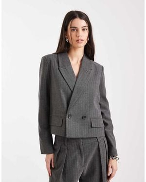 Vero Moda Americana De Sastre Corta Gris Medio Extragrande De Tejido De Espiga De (Parte De Un Conjunto)