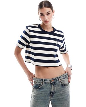 Urban Revivo – kurzes, maritimes t-shirt - Blau