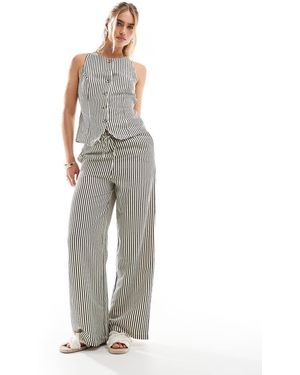 New Look Stripe Wide Leg Trousers - Grey