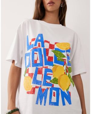 ASOS Oversized T-Shirt Met La Dolce Viita Citroengrafische Print - Blauw