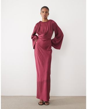 ASOS Asos design tall maxikleid mit drapierung, ausgestellten ärmeln und dezenter passform - Rot