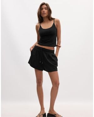 Stradivarius Soft-touch Shorts With Darts - Black